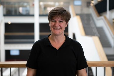 Dr J McCreary UoB Staff Portraits 2018 www.thombartley.com 46 388x260
